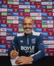 Nuno Espirito Santo signs his three year deal with West Ham